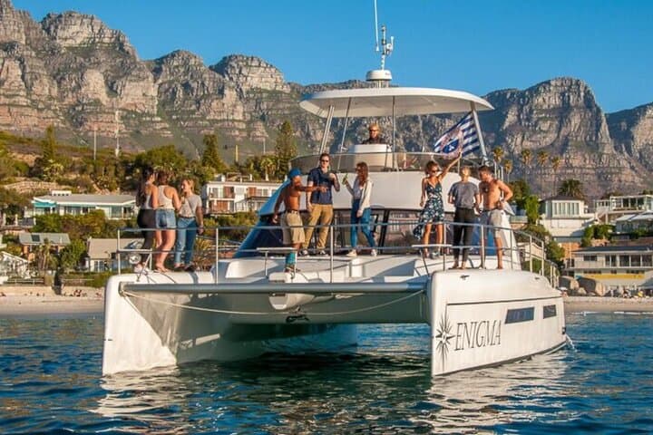 Midday Catamaran Cruise from V&A Waterfront to Green Point Lighthouse