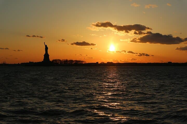 NYC Night Cruise: Sunset Views of the Statue of Liberty & Manhattan Skyline