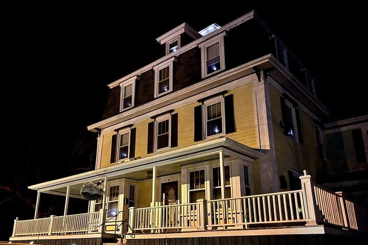 Boothbay Harbor Ghost Walking Tour: Opera House Legends & Lady of the Dusk photo 4
