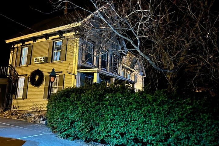 Boothbay Harbor Ghost Walking Tour: Opera House Legends & Lady of the Dusk photo 6
