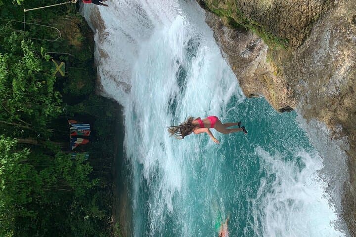 Blue Hole Waterfalls & Bamboo River Rafting from Ocho Rios — Practical Guide to Secret Falls and Bamboo Rafts photo 6