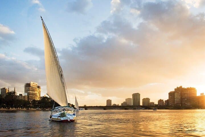 Luxury Private Felucca Cruise on the Nile with Lunch in Cairo