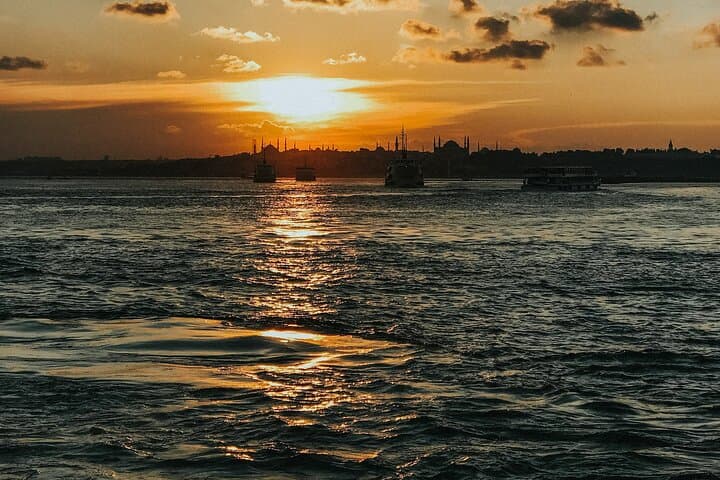 Istanbul Private Yacht Sunset Tour: 2-Hour Bosphorus Sunset Cruise photo 2