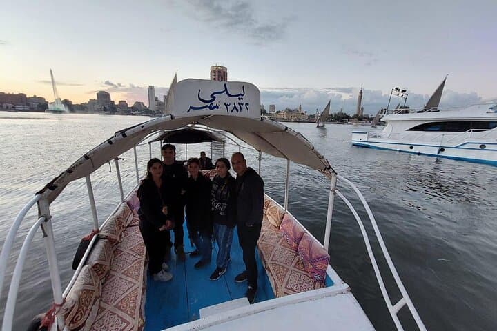 From Bazaar to Boat: Khan el-Khalili Shopping and 45-Minute Felucca on the Nile photo 2
