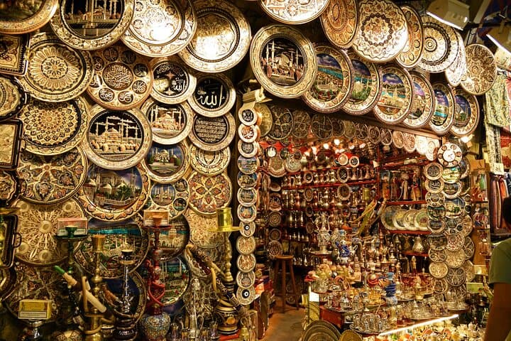 Luxor 3-Hour Private Shopping Excursion: Markets, Papyrus & Local Crafts
