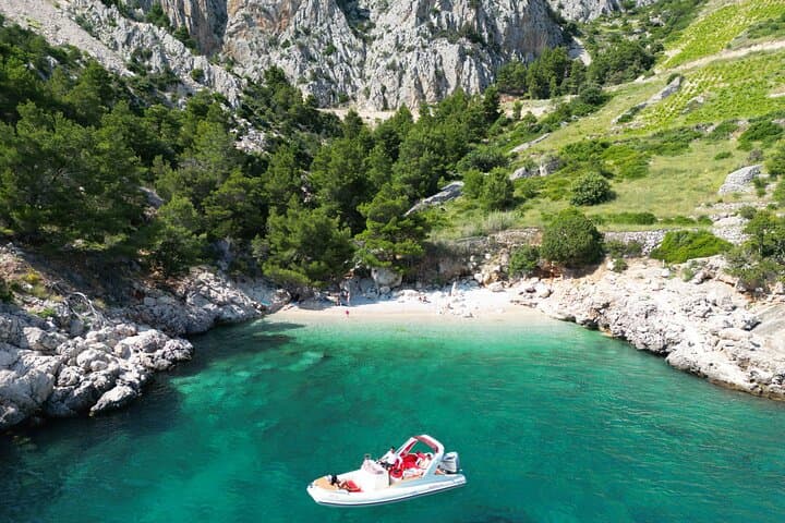 Explore Croatia’s Hidden Gems: Private Boat Tour of Red Rocks & Pakleni Islands photo 2
