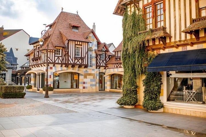 Le Havre to Deauville, Rouen & Honfleur: Private 10‑Hour Normandy Shore Transfer photo 1
