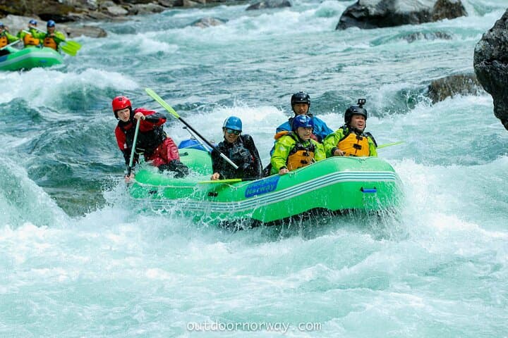 Raundal Whitewater Rafting: Grade 3–4 Play Section in Voss, Norway