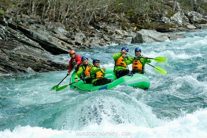Raundal Whitewater Rafting: Grade 3–4 Play Section in Voss, Norway photo 6
