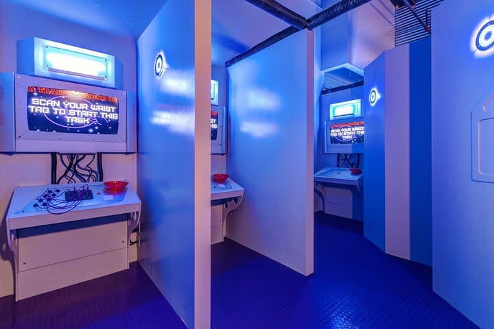 A Traitor Among Us: PvP Escape Game in Palm Springs — Private Group Experience photo 3
