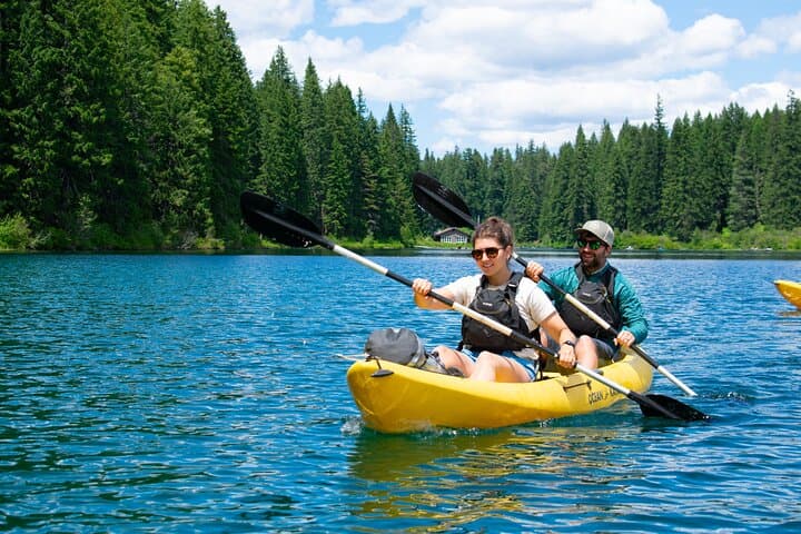 Paddling the Cascade Lakes: Guided Kayak Tour from Bend, Oregon photo 2