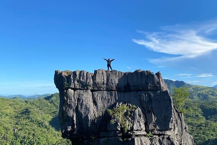 Nagpatong Rock & Tungtong Falls Day Hike from Manila
