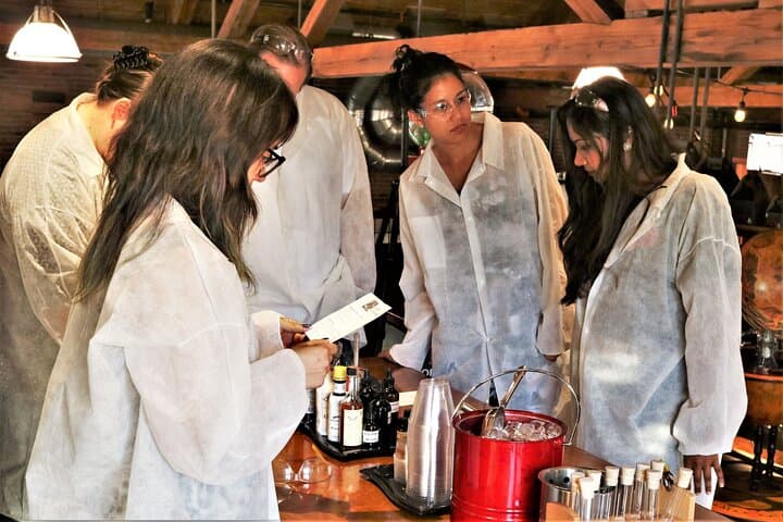 Mad Scientist Mocktail Lab: Zero‑Proof Mixology Workshop in Seattle's Capitol Hill photo 4