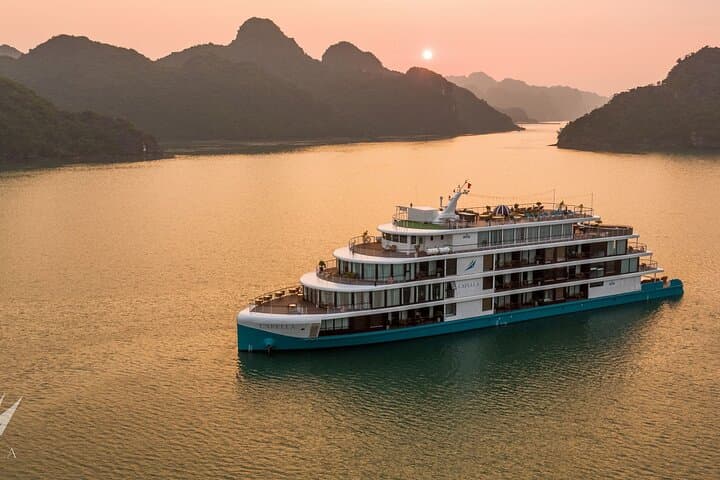 Capella Cruise: 3-Day Luxury Overnight in Ha Long & Lan Ha Bay photo 2