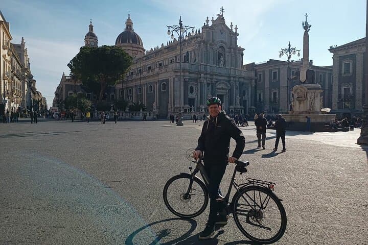 Catania to Aci Trezza Coastal Bike Tour: Norman Castle, Cyclopean Isles & Sea Views photo 4