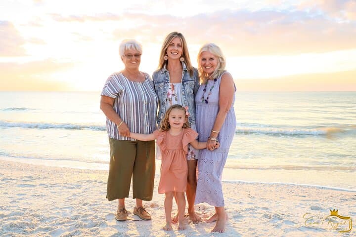 Mini Marco Island Photoshoot: 20-Minute Professional Beach Portrait Session photo 4
