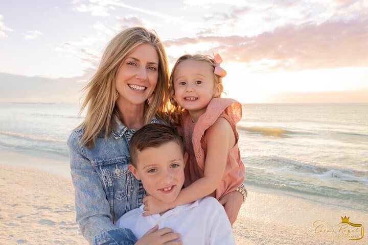 Mini Marco Island Photoshoot: 20-Minute Professional Beach Portrait Session photo 5