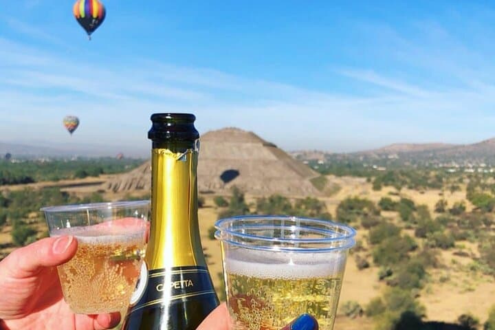 Teotihuacan Sunrise Balloon Flight and Cultural Tour with Breakfast & Beer Tasting photo 1