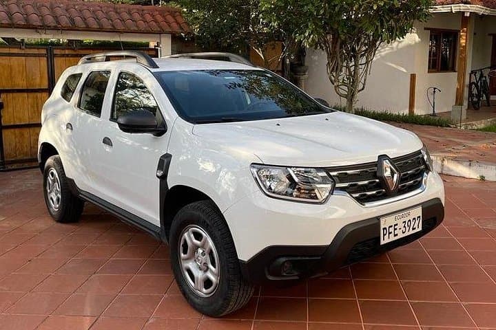 Quito Private Airport Transfer: Mariscal Sucre to City Hotels by Renault Duster