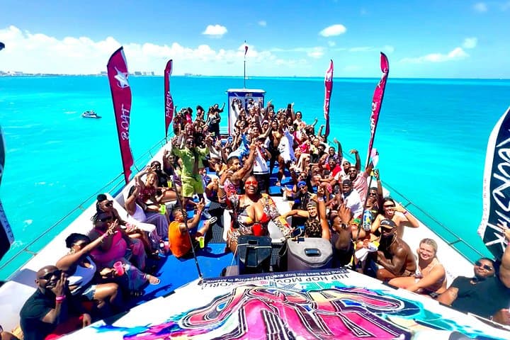 Half-Day Private Party Boat Cancun to Isla Mujeres — El Rockstar Catamaran photo 4