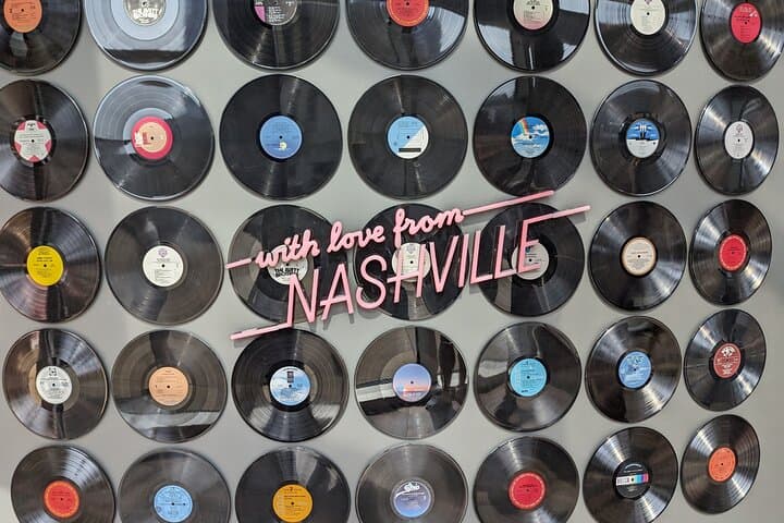 Downtown Nashville Self-Guided Scavenger Hunt — Smartphone Walking Game (2.5 miles)
