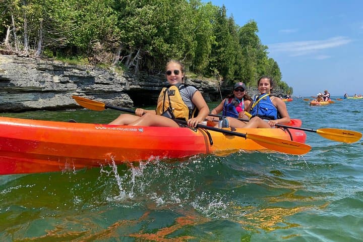 Cave Point Kayak Tour: Paddle the Dolostone Caves of Door County photo 4