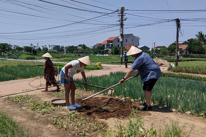 Tra Que Vegetable Farm Tour, Cooking Class & Herbal Foot Massage in Hoi An photo 5