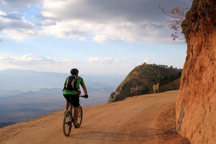 14-Day Cycling Safari Across Uganda, Rwanda & Congo — Lakes, Volcanoes & Wildlife