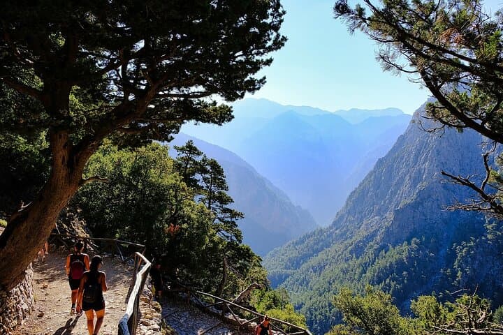 Samaria Gorge Hike from Chania: Full-Day Guided Trek to Agia Roumeli