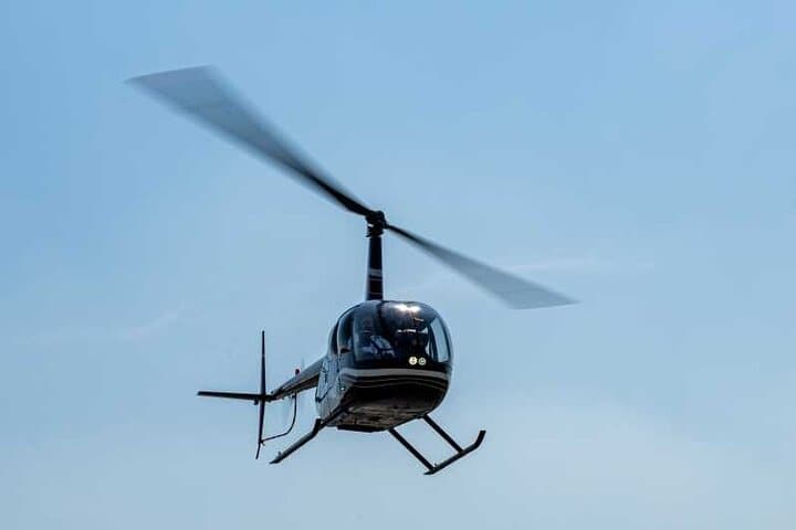 Private Helicopter Tour Over Lisbon: Tagus, Belém & 25 de Abril Views photo 4