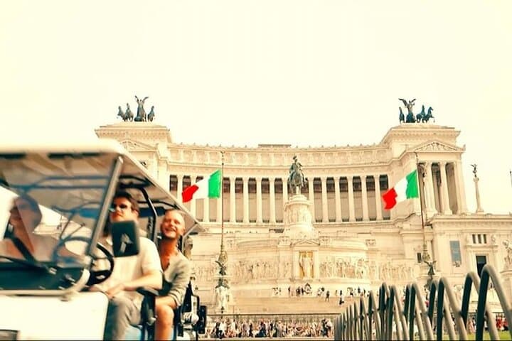 Private Golf Cart Tour of Rome Top Attractions
