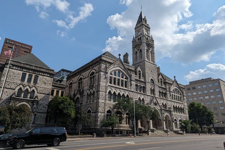 Knoxville Scavenger Hunt: Interactive Walking Game Through Market Square & Historic Sites