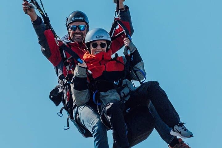Paragliding in Nazaré: Tandem Flight Over Portugal’s Atlantic Cliffs photo 3