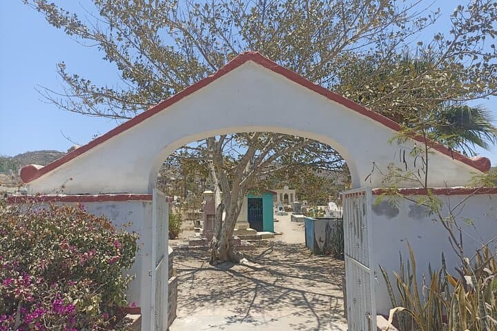 Todos Santos Treasure Hunt: Self-Guided Walking Scavenger in Baja's Historic Art Town photo 3