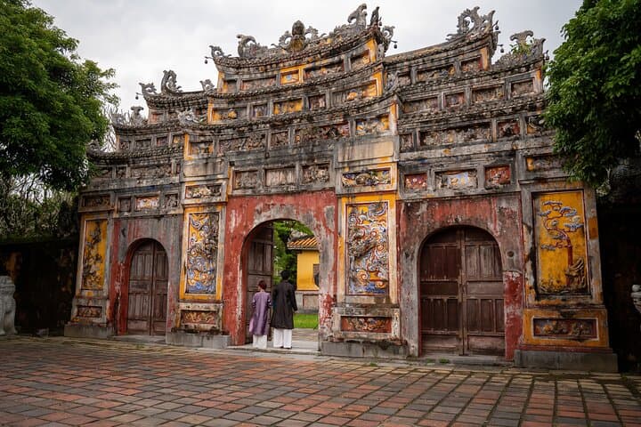 Hue Day Tour: Dragon Boat, Imperial Citadel & Royal Tombs photo 5