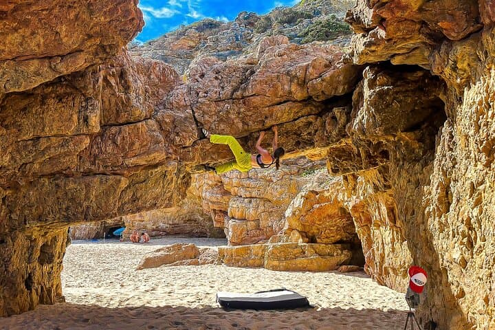 Sundowner Bouldering in the Algarve: Half-Day Guided Climb Near Lagos photo 2