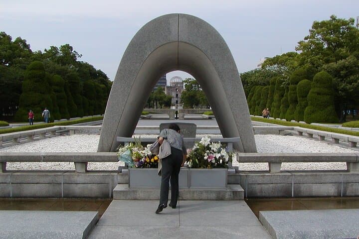 One-Day Private Hiroshima & Miyajima Tour — Peace Park, Itsukushima Shrine, and Local Eats photo 2