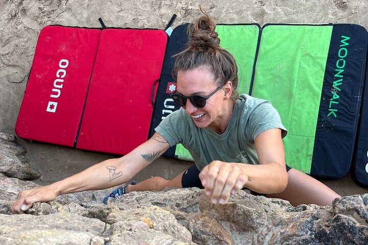 Sundowner Bouldering in the Algarve: Half-Day Guided Climb Near Lagos photo 3