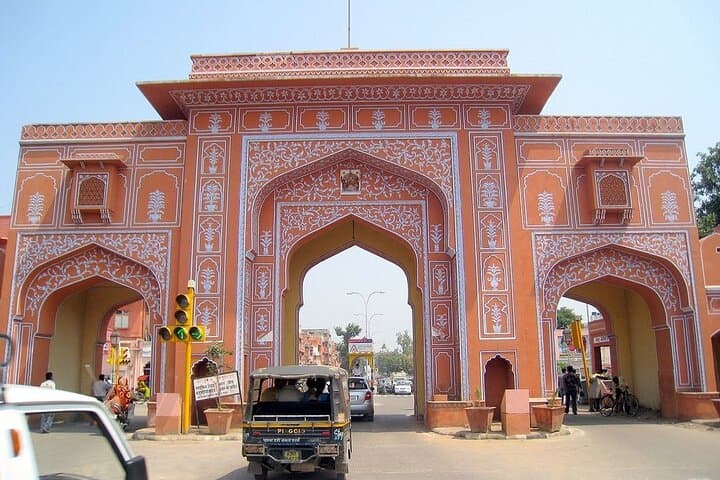 Private Jaipur Sightseeing Tour: Explore the Pink City's Palaces & Forts photo 5