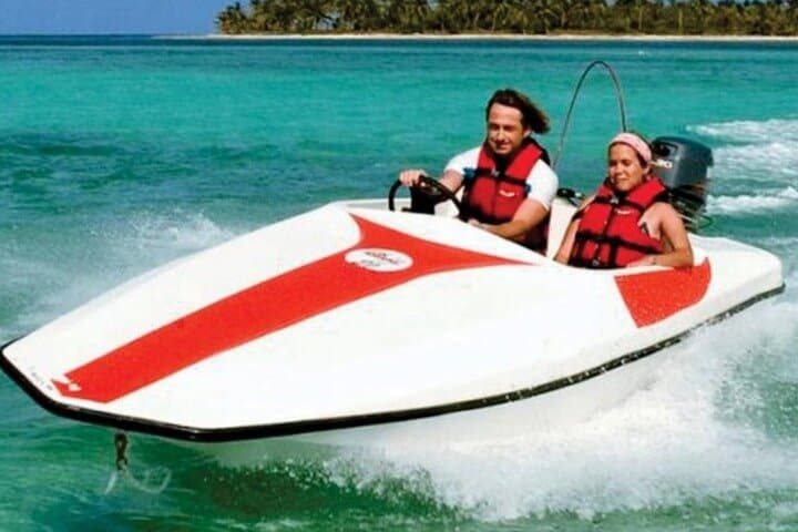 Thrill-Seeker's Dream: Speedboats and Parasailing in Punta Cana photo 3
