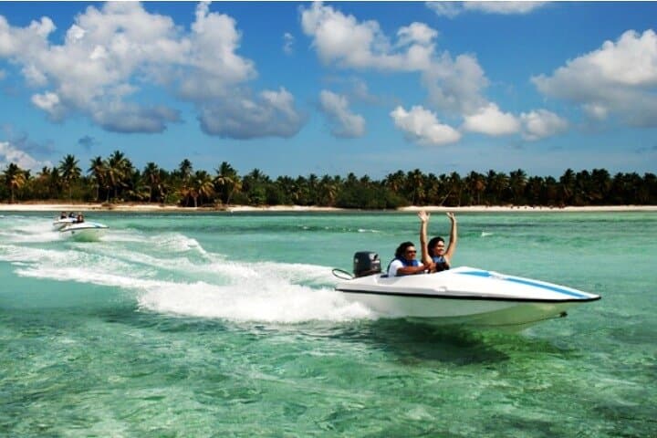 Thrill-Seeker's Dream: Speedboats and Parasailing in Punta Cana photo 5