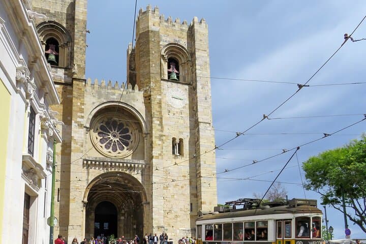 Lisbon Private City Tour with Tagus River Crossing — Full-Day Guided Tour photo 4