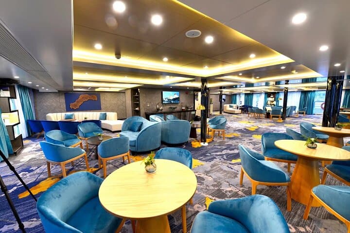 Luxury Yangtze River Cruise: 5-Day Yichang to Chongqing Aboard Victoria Sabrina photo 3