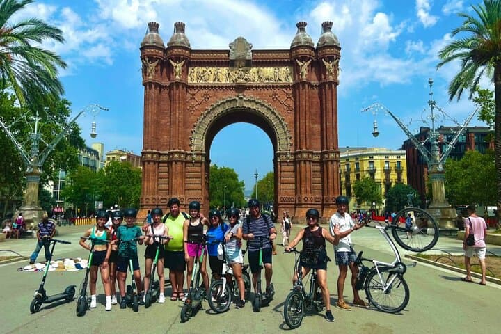 Barcelona Panoramic E-Scooter and E-Bike Tour — Coastal Sights, Gothic Streets & Sagrada in 1–2 Hours photo 3