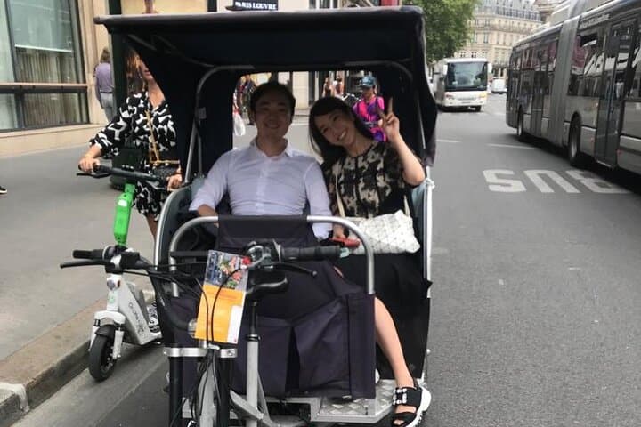 Paris Pedicab Ride: Private Rickshaw Tour of Iconic Monuments photo 4