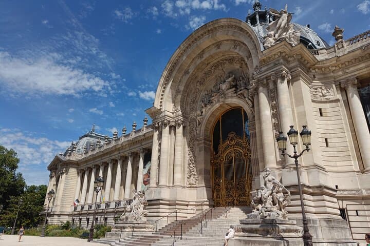 Paris Pedicab Ride: Private Rickshaw Tour of Iconic Monuments photo 6
