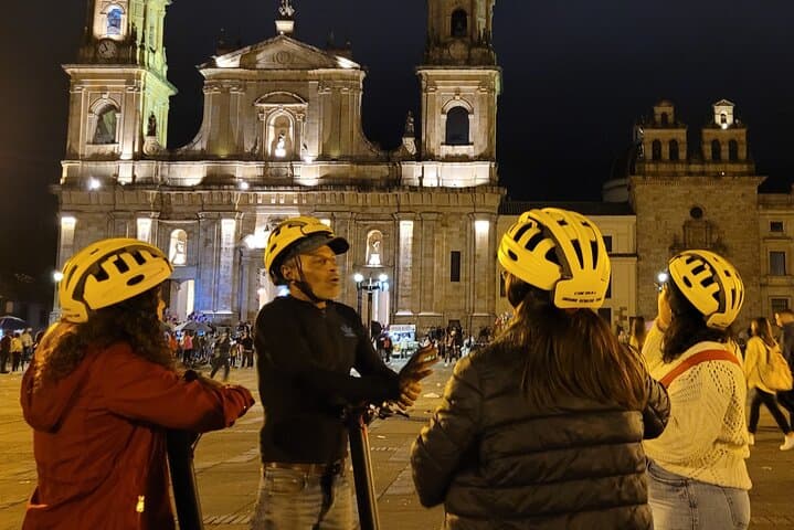 Glide La Candelaria: Electric Skateboard Tour Through Historic Bogotá photo 3