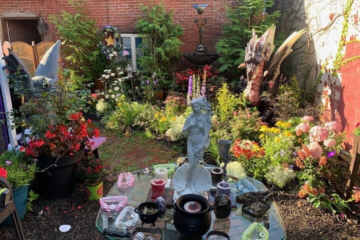 Salem Witch Walk: Modern Witchcraft & Historic Salem Walking Tour