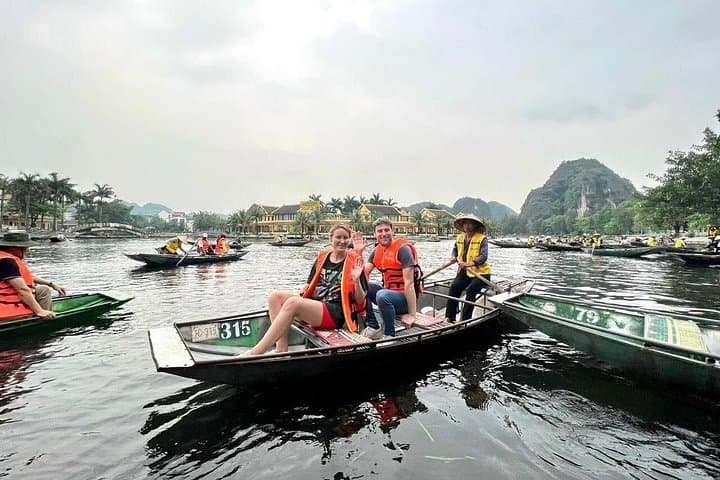 Tam Coc & Mua Cave Day Tour from Hanoi: Hoa Lu, Sampan Boat & 500-Step Hike photo 4