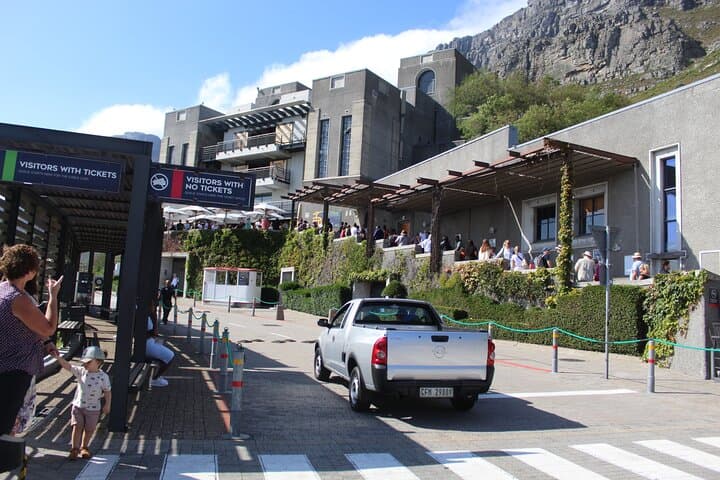 Table Mountain Fast-Track: Skip-the-Line Cable Car to Cape Town's Summit photo 6